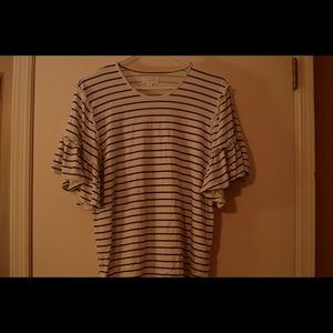 Stripped blouse with ruffled sleeves